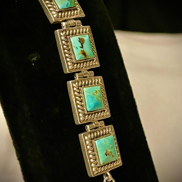 Turquoise Bracelet in Silver - Picture 5 of 7